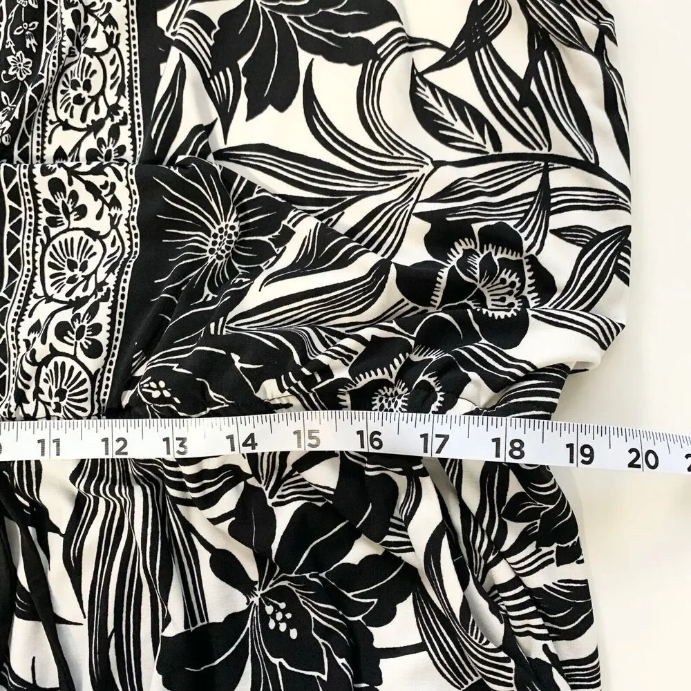 Chico’s Size 3 Marissa Jumpsuit Sleeveless Black White Graphic Floral Size XL 16 - Picture 14 of 16